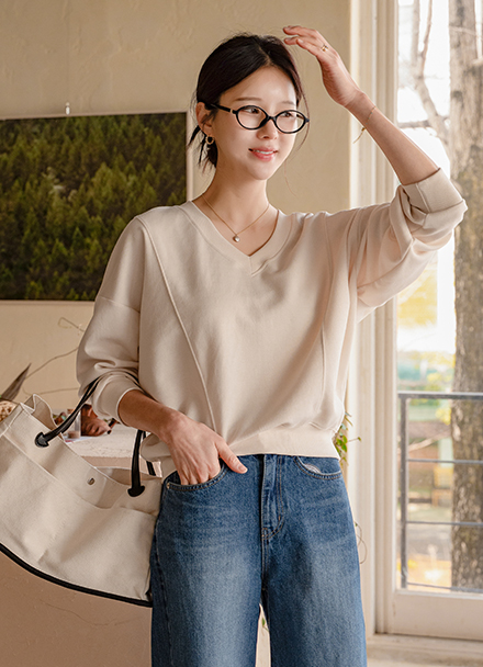 Thorpe V Incision Sweatshirt Korea