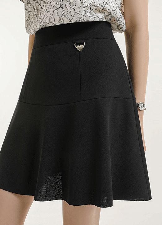 Heart Pendant Point Paneled Flare Skort