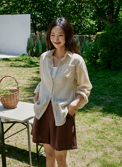  Effortless Slim-Look Lightweight Airy Summer Shirt